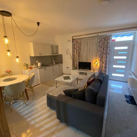 Deluxe Apartment ทูซลา ภายนอก รูปภาพ