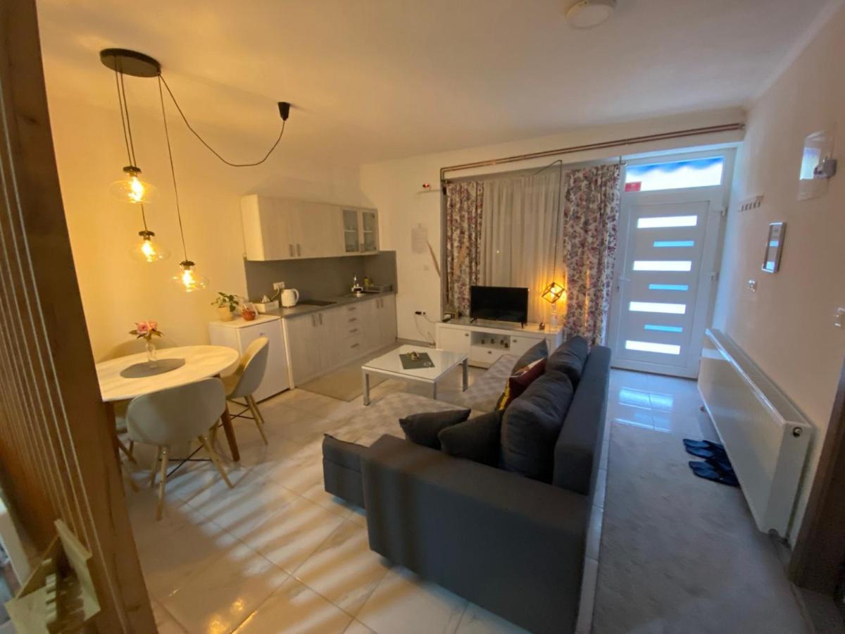 Deluxe Apartment ทูซลา ภายนอก รูปภาพ